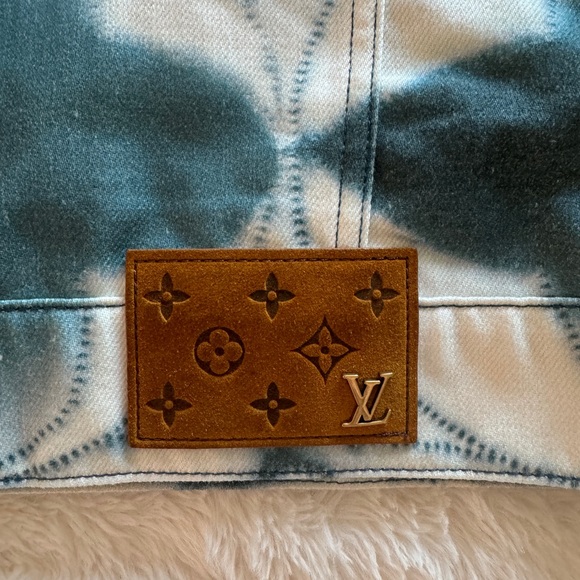 Louis Vuitton men’s shibori denim jacket. Size 52, lightly worn - Picture 6 of 16